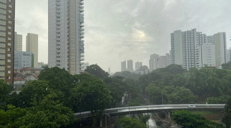 Vem mais chuva: Confira previsão do tempo para semana em Salvador
