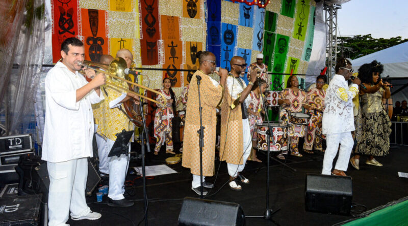 Cortejo Afro celebra o de 2 Julho
