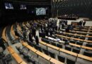 Deputados são contra o fim da jornada 6×1 e concordam em elevar faixa de isenção do IR, diz pesquisa