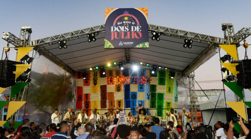 2 de Julho: Cortejo Afro apresenta músicas autorais e releituras em Pirajá após chegada do Fogo Simbólico