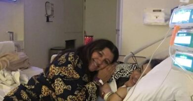 Preta Gil recebe visita de Regina Casé durante tratamento contra o câncer nos EUA