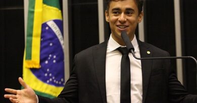 MP pede suspensão de direitos políticos de Nikolas Ferreira após difamação ao prefeito de BH em 2024