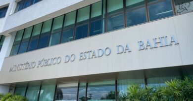 Após pressão de entidades, Jerônimo veta projeto que prevê redistribuição de custas cartoriais