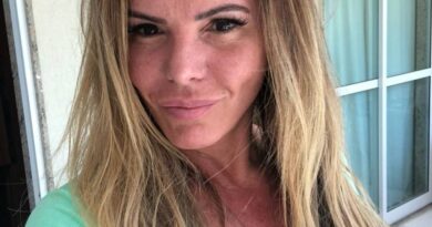 Ex-modelo é internada em clínica psiquiátrica após surto psicótico
