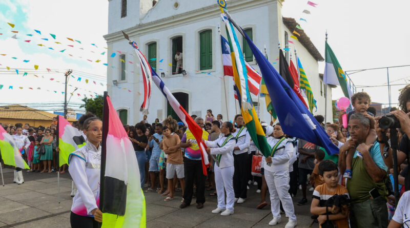 Chegada do Fogo Simbólico ao Panteão de Pirajá