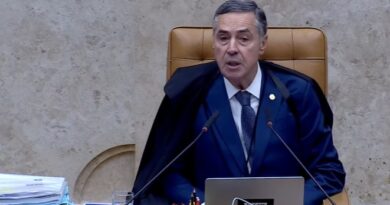 No STF, Barroso lista tentativas de golpe, defende democracia e diz que ninguém monopoliza “amor ao Brasil”
