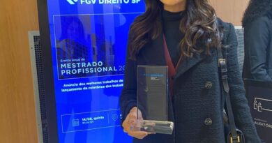 Procuradora do Ministério Público de Contas da Bahia recebe prêmio acadêmico na FGV-SP