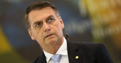 PF aponta descumprimento de medidas e risco de fuga de Jair Bolsonaro em relatório ao STF; veja fotos