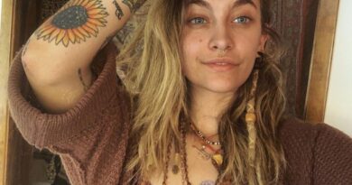 Filha de Michael Jackson revela que é marcada em fotos da autópsia do pai: “Psicopatas”