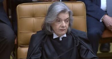 Cármen Lúcia defende luta do STF pela democracia e diz que “a ditadura é o pecado mortal da política”