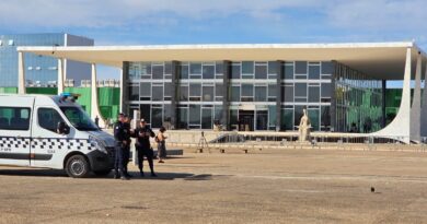 Início do julgamento de réus do plano golpista acontece sem manifestantes e em clima de tranquilidade perto do STF