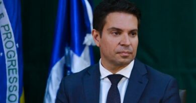 Defesa de Alexandre Ramagem pede suspensão de acusação e nega orientação a Bolsonaro