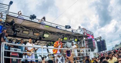Xanddy Harmonia faz prévia do Carnaval com show surpresa gratuito em Salvador