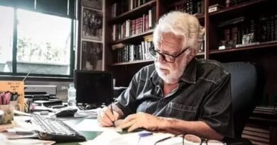 Família de Manoel Carlos processa Globo por falta de transparência em pagamentos
