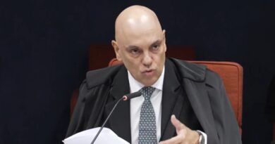 Moraes faz manifestação antes da leitura do relatório: “As instituições mostraram sua força e sua resiliência”