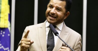 Ex-assessora é condenada a mais de sete anos de prisão por extorsão contra o ex-deputado federal Abílio Santana na Bahia