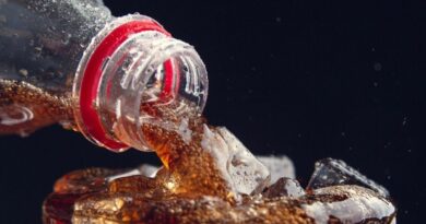 Estudo aponta que bebidas diet podem causar mais danos ao fígado do que as versões com açúcar