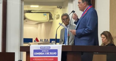 AL-BA homenageia procurador Paulo Moreno e entrega Comenda 2 de Julho em sessão especial