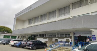 Inspetora da PRF acusada de racismo é liberada após audiência de custódia em Feira de Santana