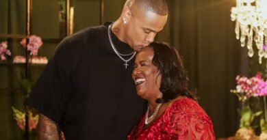 Léo Santana se declara para mãe em aniversário: “Gigante mesmo sempre foi você”