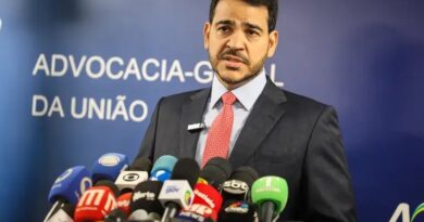 Indicado ao STF, Jorge Messias busca senadores para intermediar encontro com Davi Alcolumbre