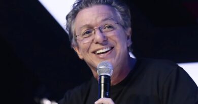 Boninho anuncia novo reality show na Record: “Sem ex, sem celebridade, sem sub”
