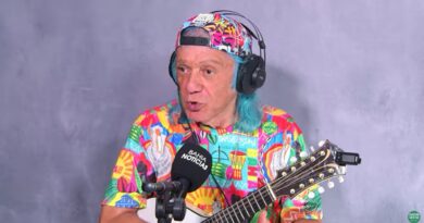 Elas em Cena: Armandinho Macedo desabafa sobre dificuldades em alcançar no público com a “renovação” do Axé