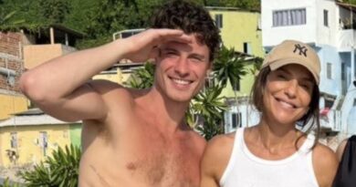 Ivete Sangalo posa com Shawn Mendes durante encontro em Salvador