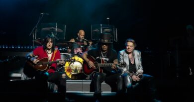 Venda de ingressos para show de Guns N’ Roses em Salvador gera longas filas no Shopping da Bahia