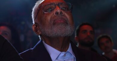 VÍDEO: Gilberto Gil chora ao ser homenageado por Caetano Veloso e Ney Matogrosso