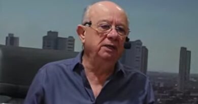 Prefeito de Feira reclama de valor cobrado por Bell Marques para micareta: “Não tem quem faça eu pagar um cachê desse”