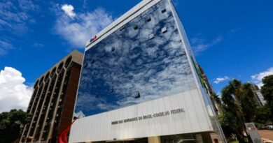 OAB que questiona lei que proíbe advogados em perícias médicas; Zanin pede informações ao Congresso e Presidência