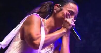 Músico que consolou Ivete Sangalo em show fala sobre emoção da cantora: “São muitas camadas”