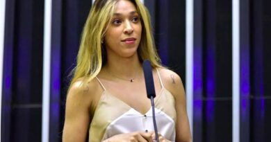 Erika Hilton denuncia delegado e motorista de aplicativo ao Ministério Público após libertação de assassino de mulher trans