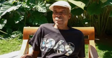 Milton Nascimento recebe título Doutor Honoris Causa pela Fiocruz