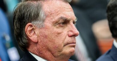 Moraes determina fiscalização das marmitas entregues a Bolsonaro pela Polícia Federal