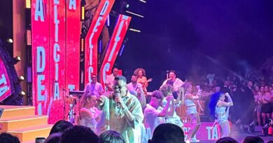 Xanddy defende criação de pagodes atemporais e prega preservação das raízes do ritmo