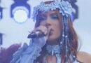Anitta interrompe apresentação e ‘amaldiçoa’ ladrões em show: “Eu não tenho pena”
