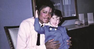 Herdeiros de Michael Jackson são alvo de processo de US$ 200 milhões por alegações de abuso sexual