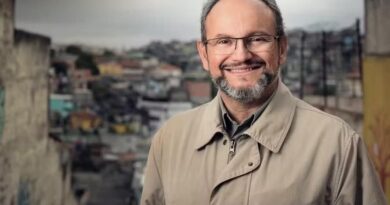 Ernesto Paglia substitui Vera Magalhães no Roda Viva