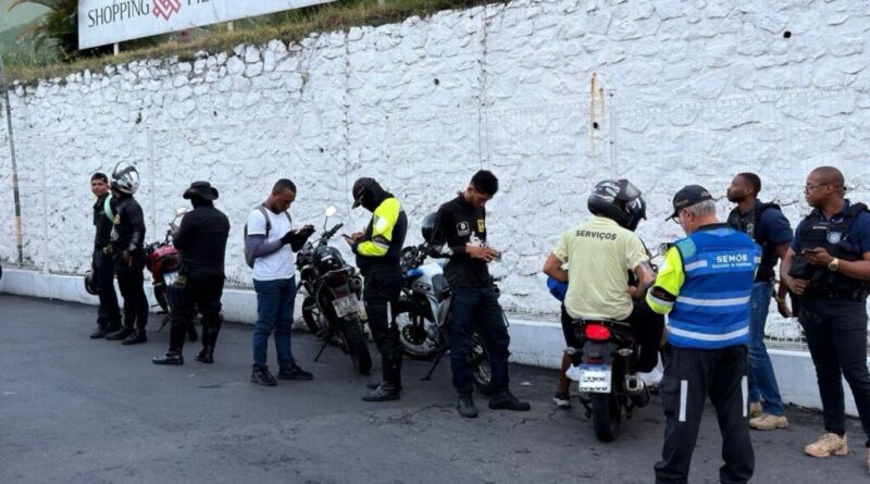 Fiscalização combate cobrança abusiva de taxistas aos usuários durante o Carnaval