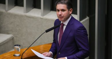 Hugo Motta diz que decisão de Dino não deve afetar penduricalhos aprovados nesta semana