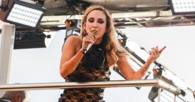 Claudia Leitte comanda bloco Largadinho no Circuito Dodô nesta terça de carnaval