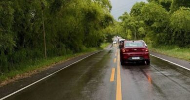 Manifestantes paralisam trecho da BA-001 para pedir celeridade na regulação de paciente