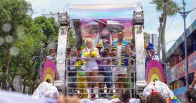 Xanddy Harmonia defende o bloco Algodão Doce e comenta da tristeza de sua esposa sobre encerramento