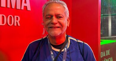 Isaac Edington mimiza coro de BaianaSystem para Lula no Campo Grande: “O povo não está preocupado com isso, povo quer Carnaval”