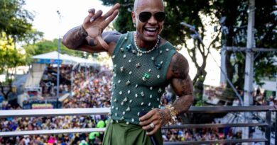 VÍDEO: Ao som de “Vou Meter”, Léo Santana arrasta multidão com pipoca no Campo Grande