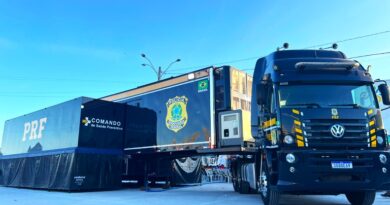 Carreta da Saúde da PRF oferece serviços gratuitos em 4 municípios baianos