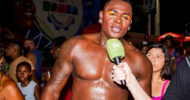 Membro do bloco As Muquiranas celebra abadás esgotados e aposta em “Panamera” para Carnaval