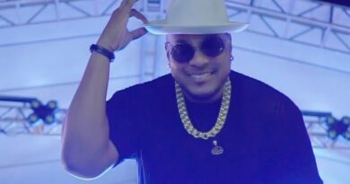 “Meu repertório hoje é quase o Roberto Carlos”, brinca Robyssão sobre adaptação para pagodão ‘clean’